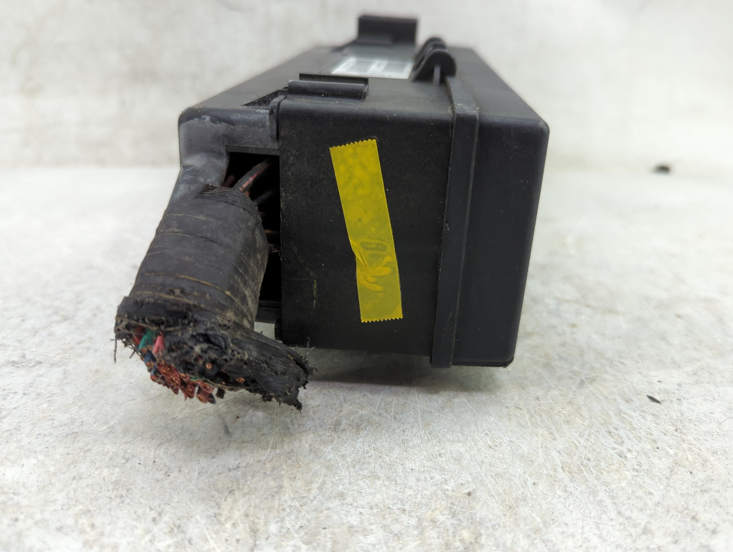 2002-2004 Jeep Liberty Fusebox Fuse Box Panel Relay Module P/N:56010441AF Fits Fits 2002 2003 2004 OEM Used Auto Parts - Oem