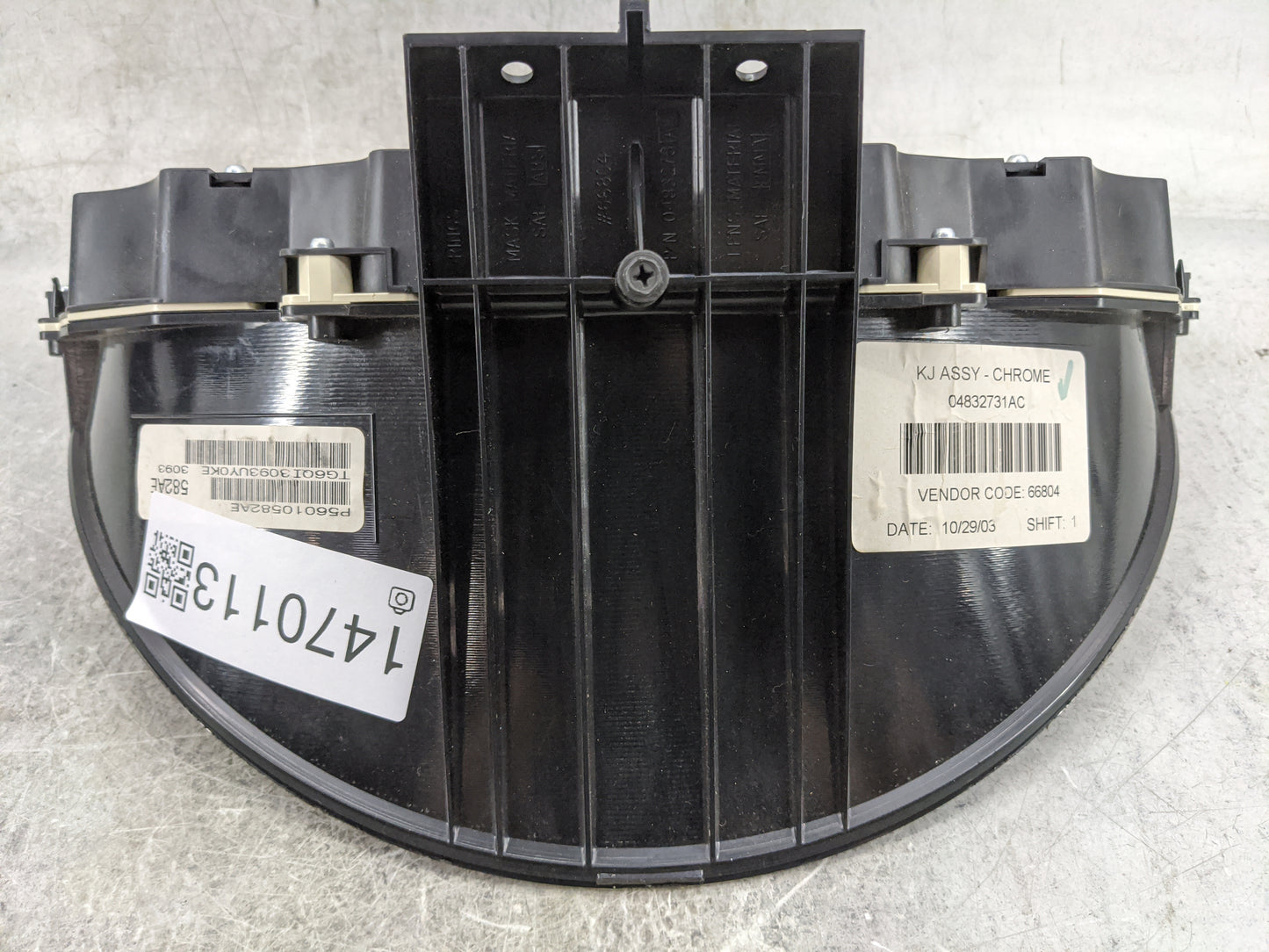 2004 Jeep Liberty Instrument Cluster Speedometer Gauges P/N:P56010582AE TG6QI3093UY0KE, 04832731AC Miles:103K Fits OEM Used 