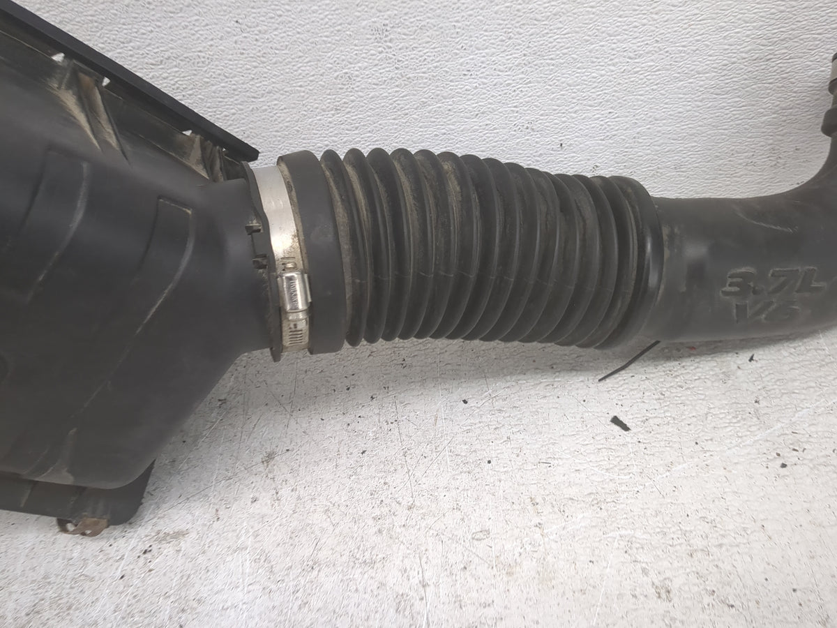 2004-2007 Jeep Liberty Air Cleaner Intake-duct Hose Tube 1500401 - Oemusedautoparts1.com