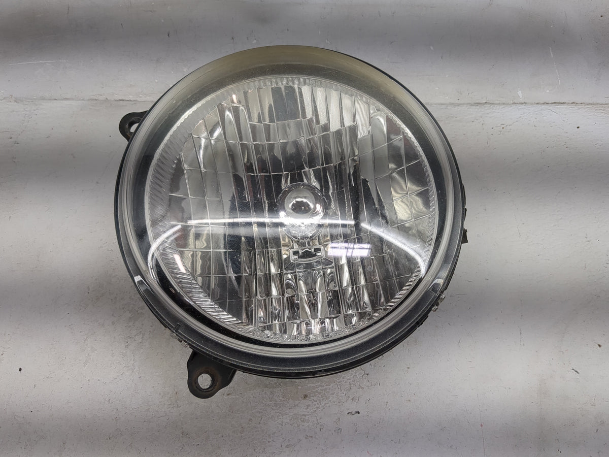 2002-2004 Jeep Liberty Driver Left Oem Head Light Headlight Lamp Black - Oemusedautoparts1.com