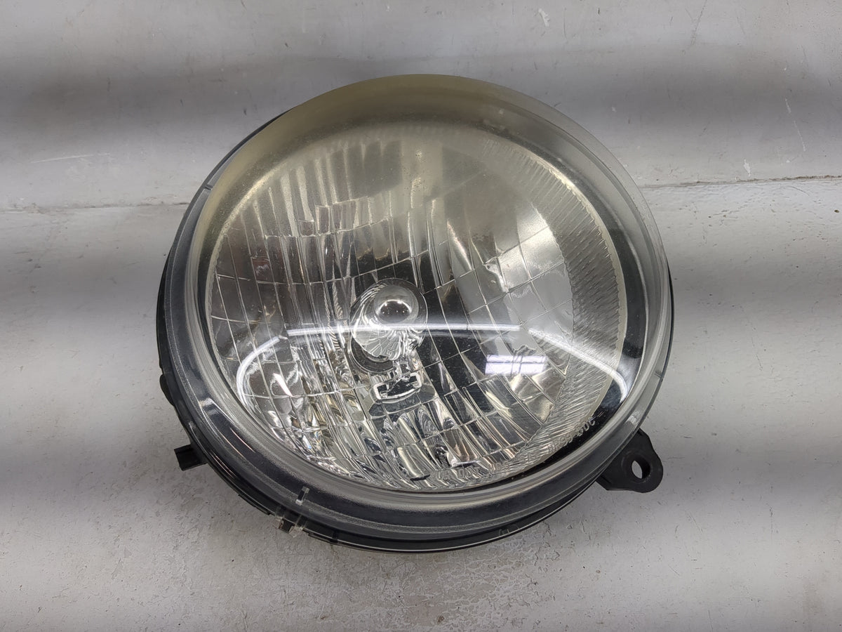 2002-2004 Jeep Liberty Passenger Right Oem Head Light Headlight Lamp 1501761 - Oemusedautoparts1.com