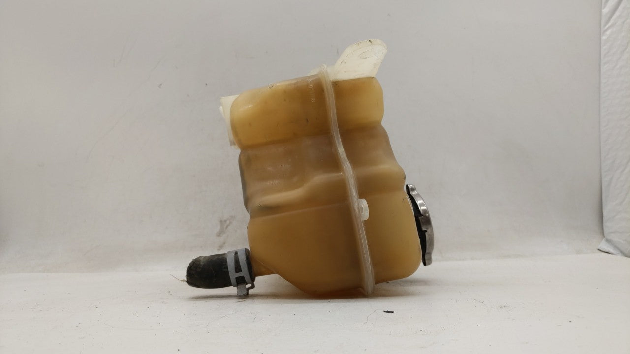 2002-2006 Jeep Liberty Radiator Coolant Overflow Expansion Tank Bottle 245539 - Oemusedautoparts1.com