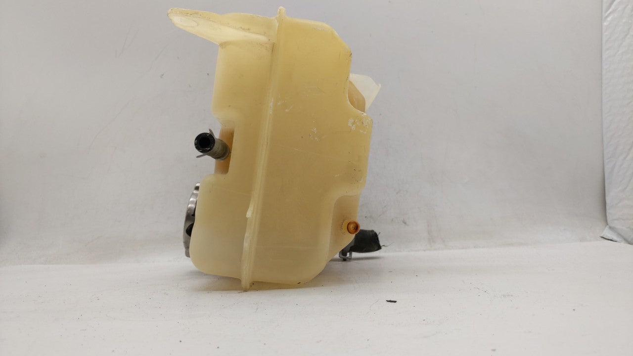 2002-2006 Jeep Liberty Radiator Coolant Overflow Expansion Tank Bottle 245539 - Oemusedautoparts1.com