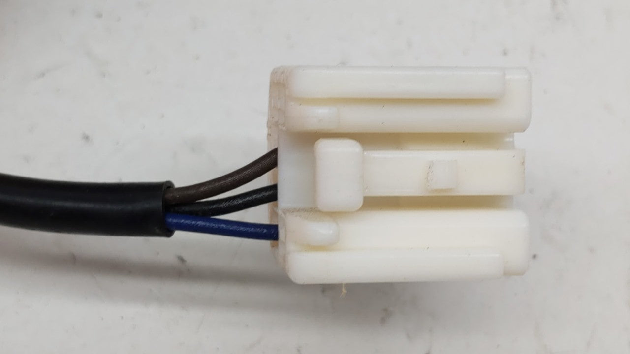 2002-2007 Jeep Liberty Side Mirror Replacement Passenger Right View Door Mirror P/N:E1040691 Fits OEM Used Auto Parts - Oemu