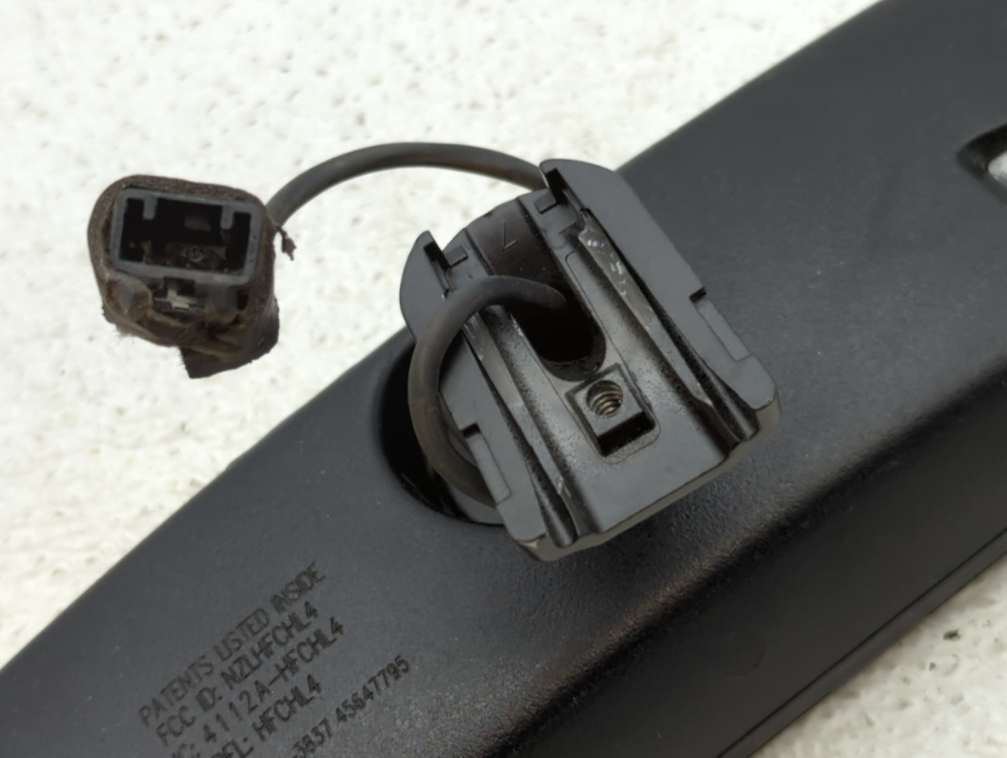 2004 Jeep Liberty Interior Rear View Mirror Replacement OEM P/N:E11028008 Fits OEM Used Auto Parts - Oemusedautoparts1.com