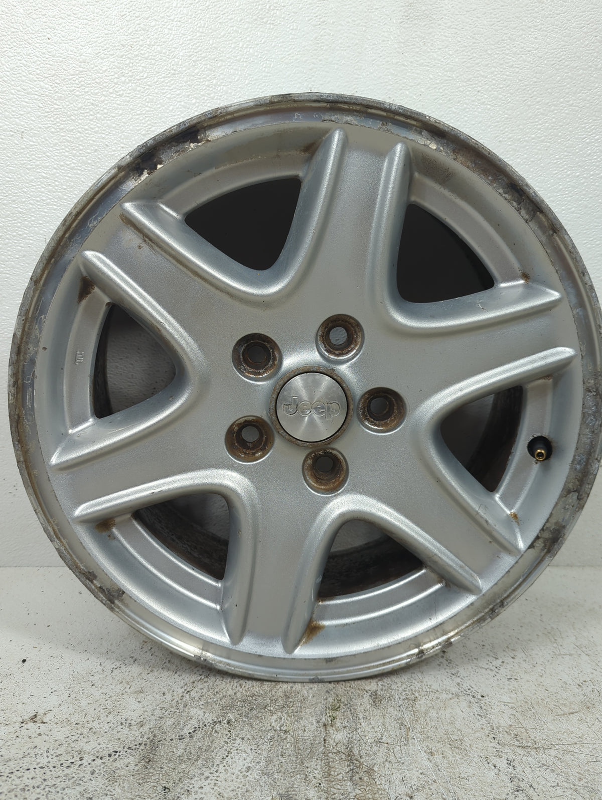 2004 Jeep Liberty Oem Wheel Rim 5042414 - Oemusedautoparts1.com