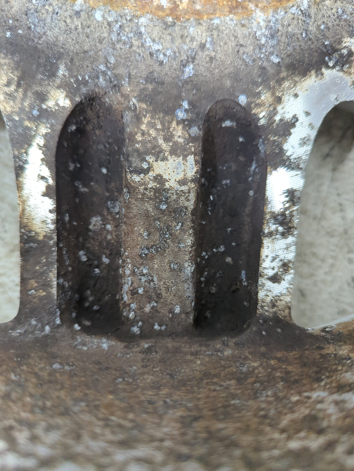2004 Jeep Liberty Oem Wheel Rim 5042414 - Oemusedautoparts1.com