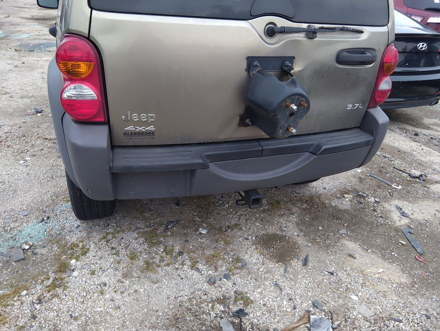 2002-2007 Jeep Liberty Rear Bumper Assembly Oem 5042430 - Oemusedautoparts1.com