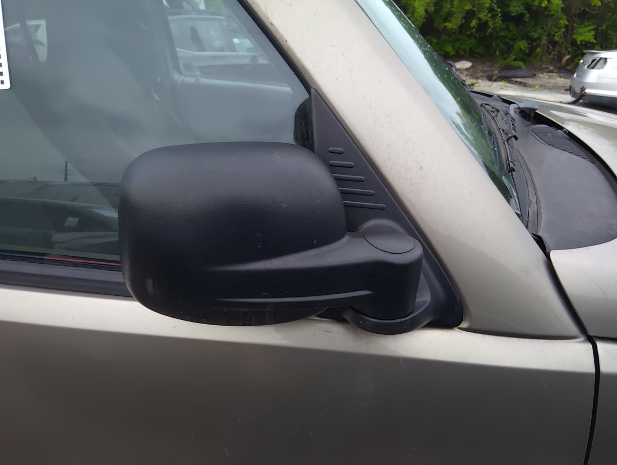 2002-2007 Jeep Liberty Passenger Side View Mirror - Right Door Mirror OEM Used - Oemusedautoparts1.com