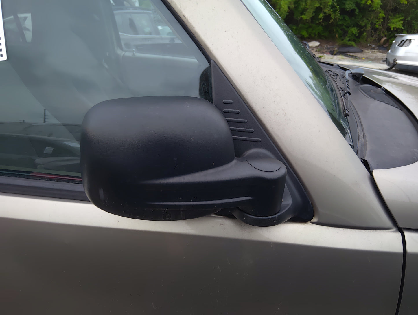 2002-2007 Jeep Liberty Passenger Side View Mirror - Right Door Mirror OEM Used - Oemusedautoparts1.com
