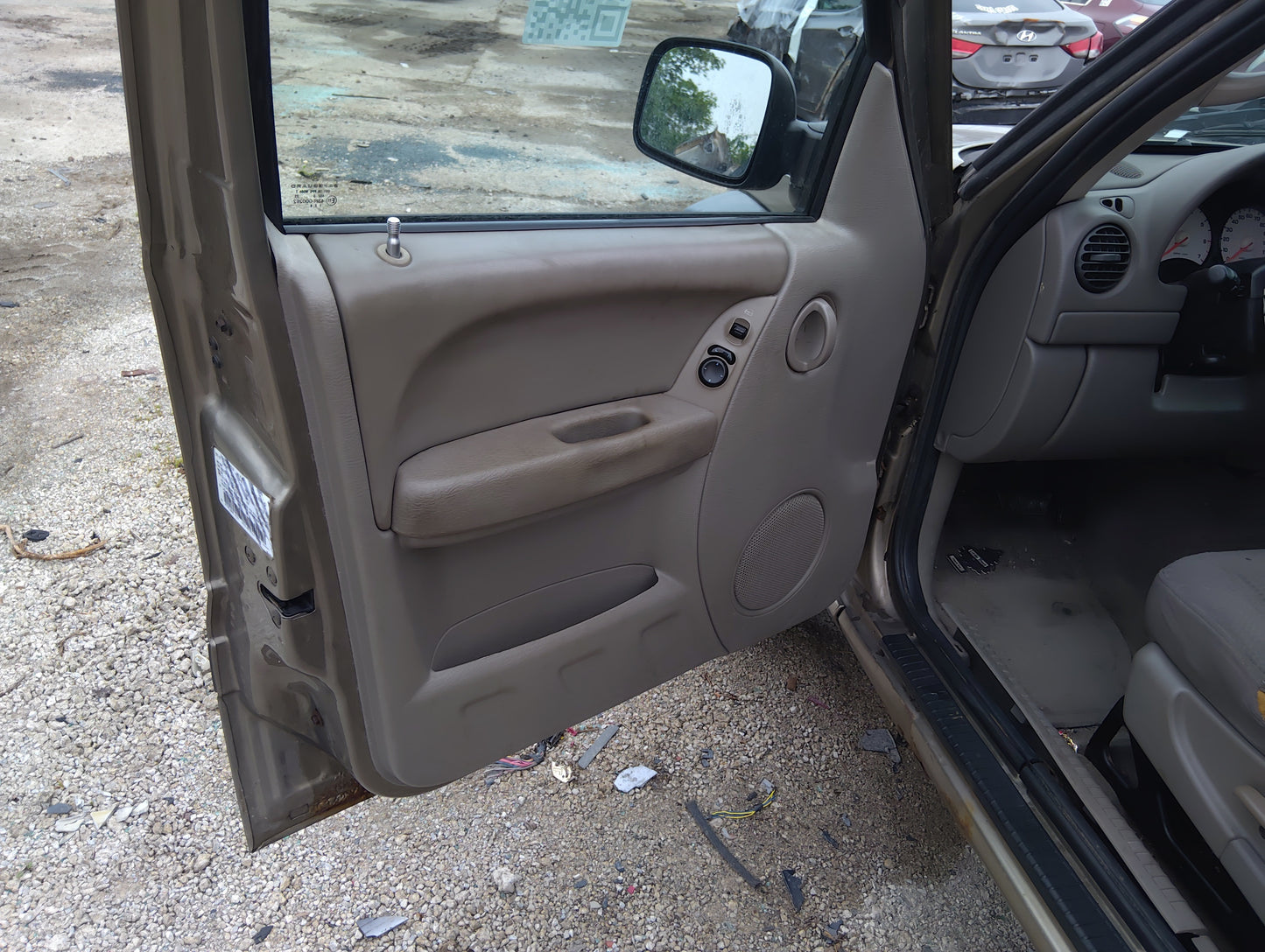 2004 Jeep Liberty Front Left Driver Interior Door Panel Trim 5042443 - Oemusedautoparts1.com