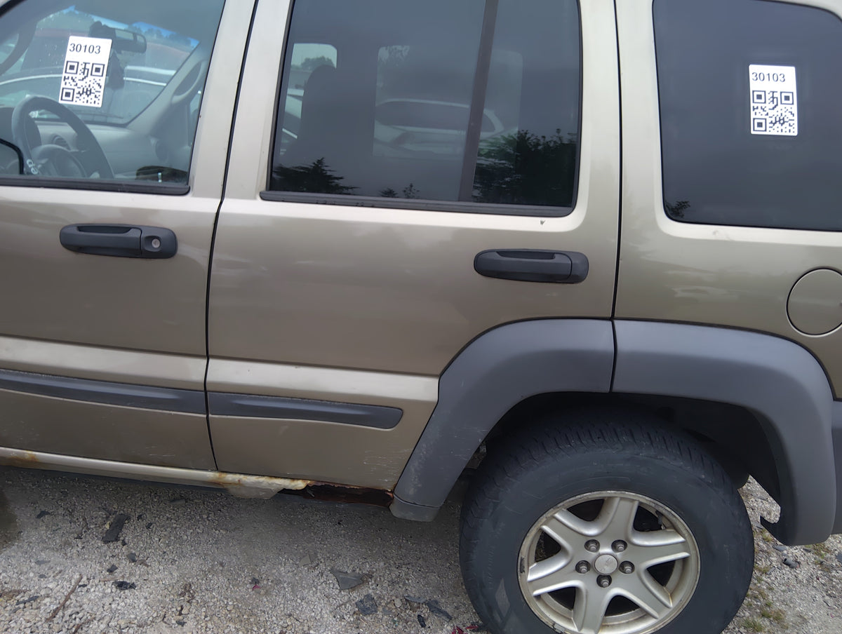 2002-2007 Jeep Liberty Driver Rear Door Oem 5042444 - Oemusedautoparts1.com
