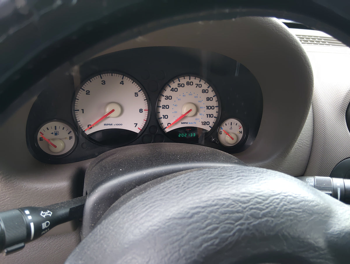 2004 Jeep Liberty Instrument Cluster Speedometer Gauges Miles:190K Fits OEM Used Auto Parts - Oemusedautoparts1.com