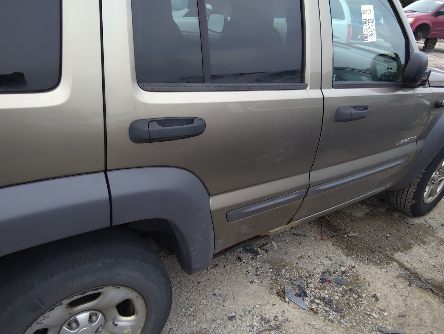 2002-2007 Jeep Liberty Passenger Rear Door Oem 5042499 - Oemusedautoparts1.com