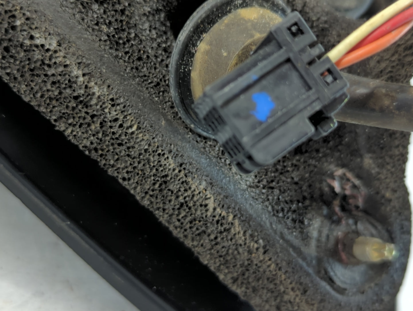 2002-2007 Jeep Liberty Passenger Right Side View Manual Door Mirror Black - Oemusedautoparts1.com