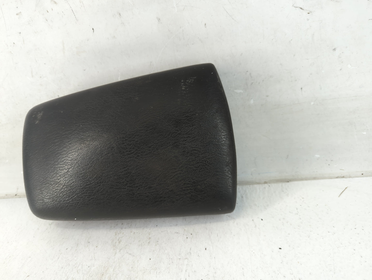 2002-2004 Jeep Liberty Center Console Armrest Cover Lid Fits Fits 2002 2003 2004 OEM Used Auto Parts - Oemusedautoparts1.com