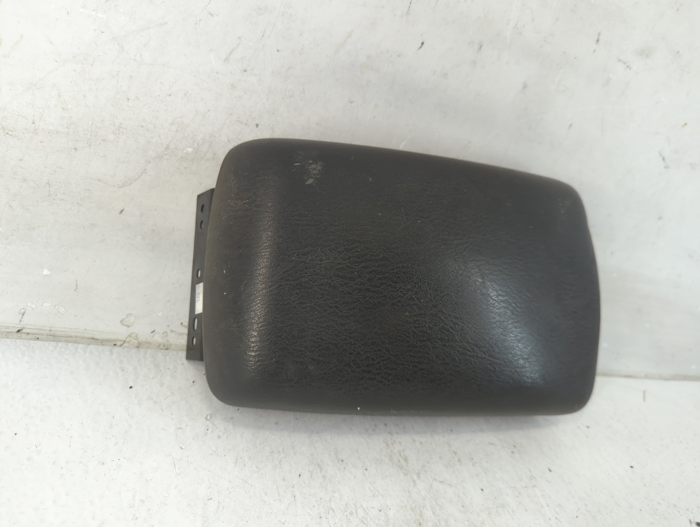 2002-2004 Jeep Liberty Center Console Armrest Cover Lid Fits Fits 2002 2003 2004 OEM Used Auto Parts - Oemusedautoparts1.com