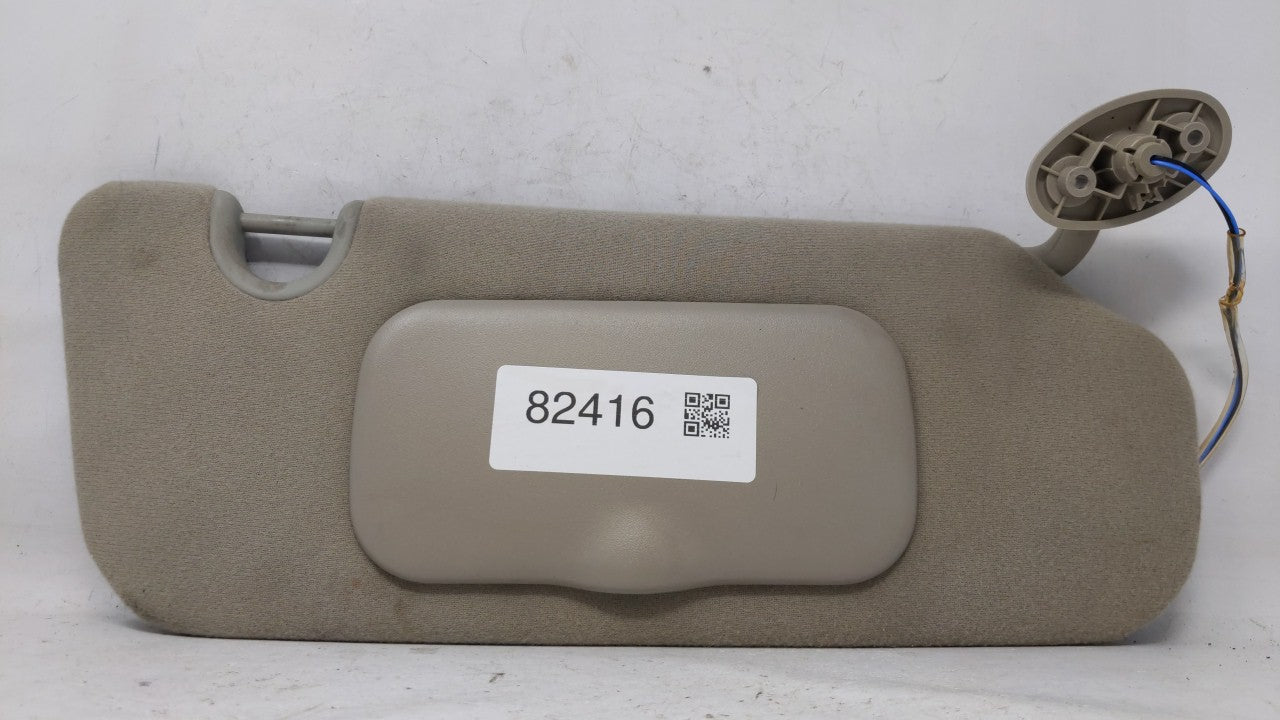 2004 Jeep Liberty Sun Visor Shade Replacement Passenger Right Mirror Fits OEM Used Auto Parts - Oemusedautoparts1.com