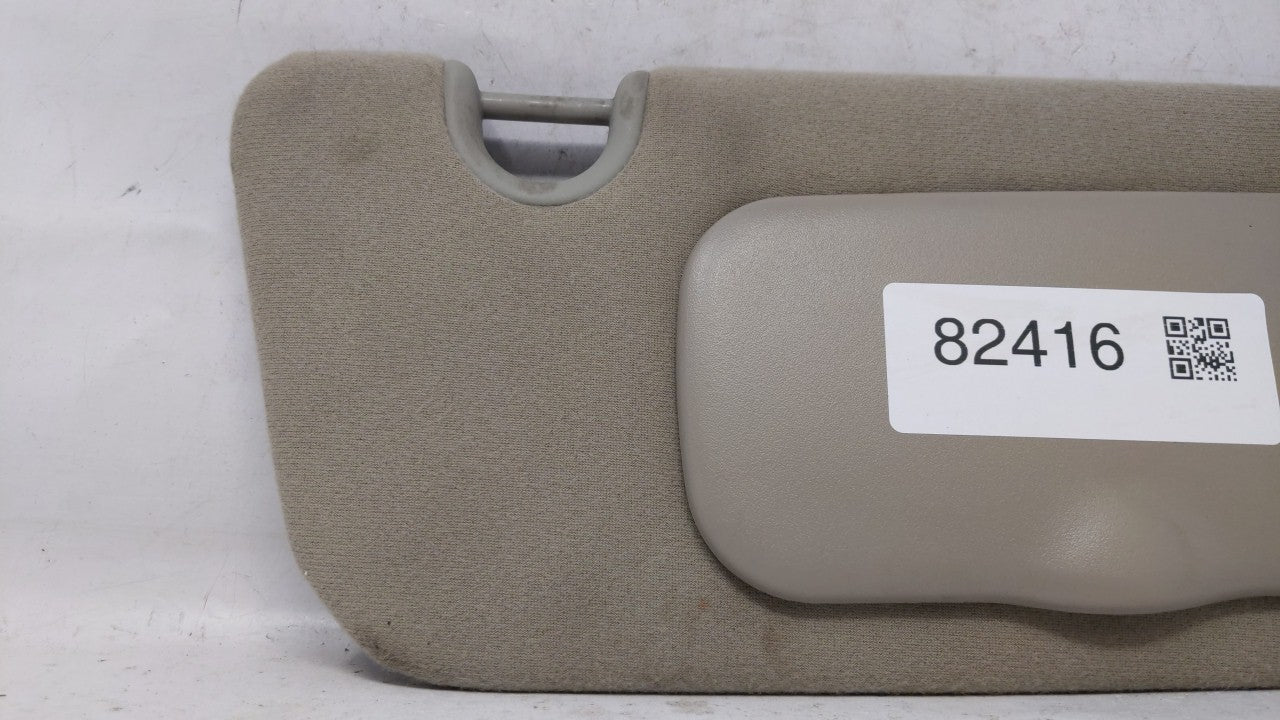 2004 Jeep Liberty Sun Visor Shade Replacement Passenger Right Mirror Fits OEM Used Auto Parts - Oemusedautoparts1.com