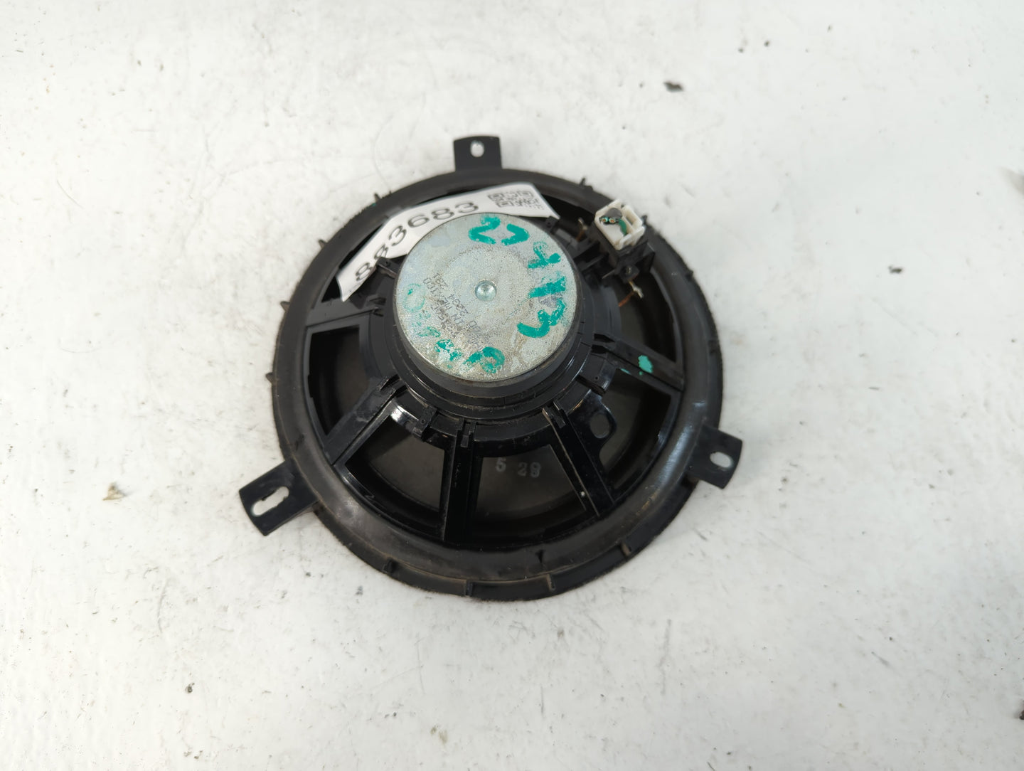 2004 Jeep Liberty Speaker/subwoofer - Oemusedautoparts1.com