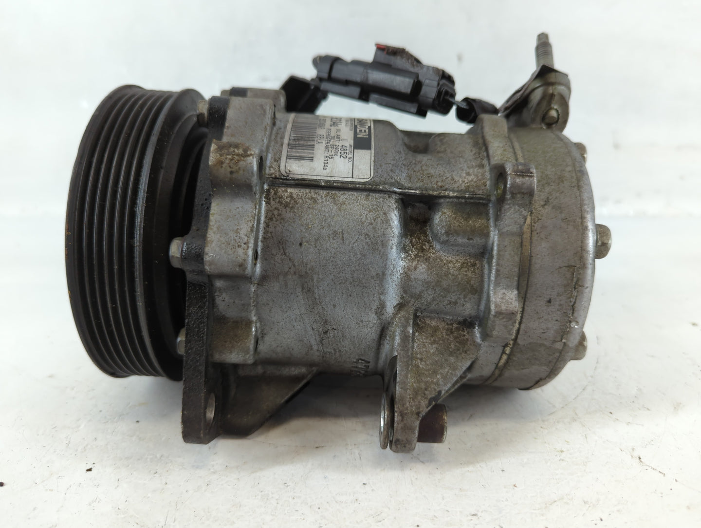 2002-2005 Jeep Liberty Air Conditioning A/c Ac Compressor Oem - Oemusedautoparts1.com