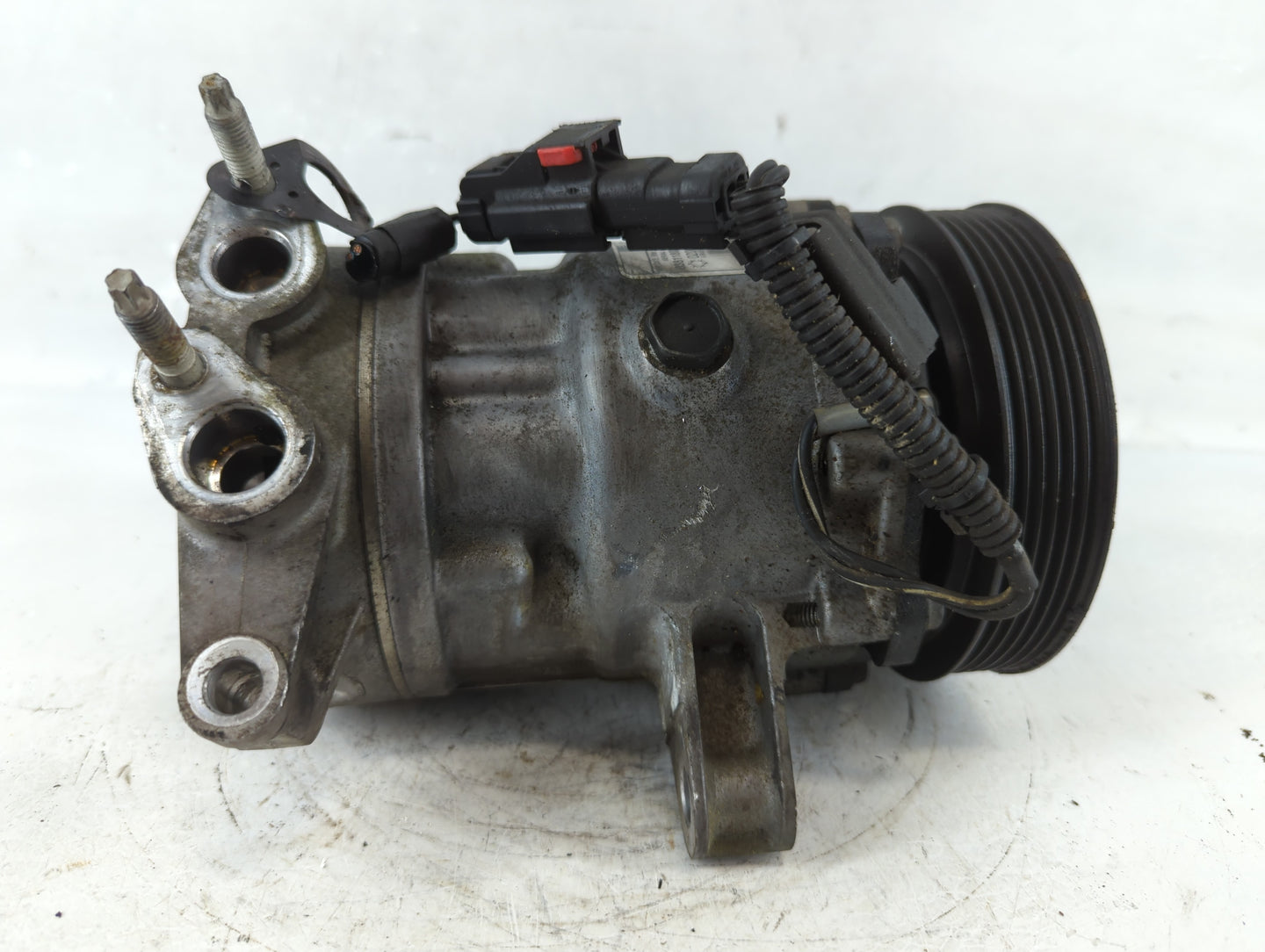 2002-2005 Jeep Liberty Air Conditioning A/c Ac Compressor Oem - Oemusedautoparts1.com