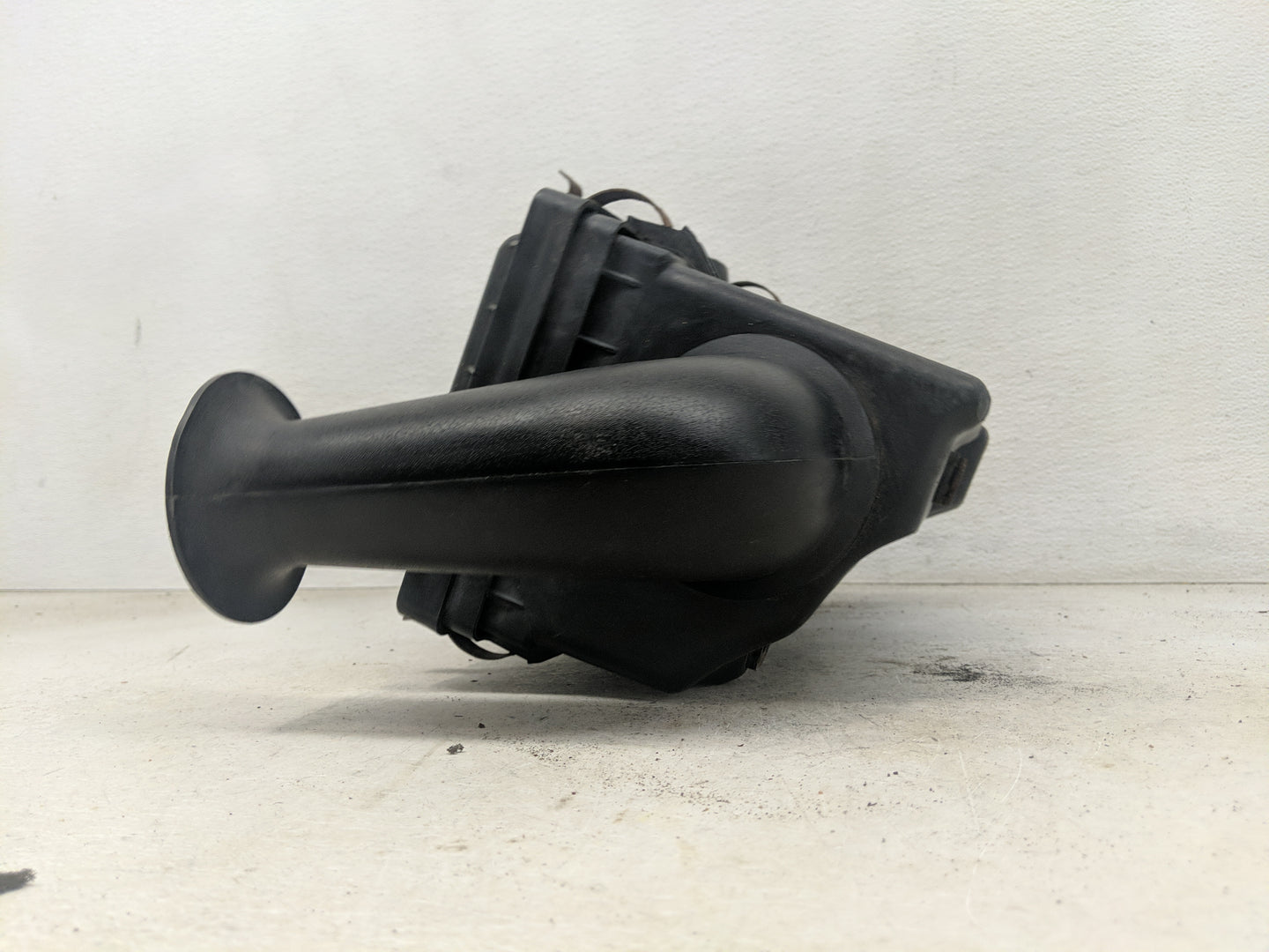 2001-2004 Jeep Wrangler Air Cleaner Intake-duct Hose Tube - Oemusedautoparts1.com