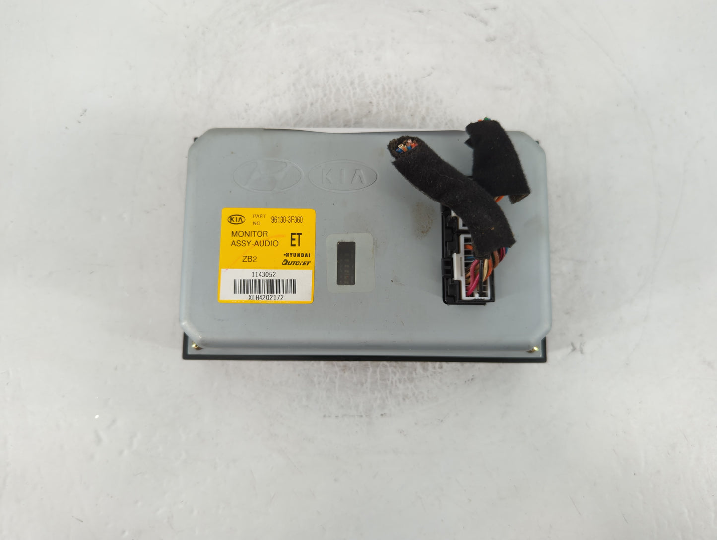 2004 Kia Amanti Radio AM FM Cd Player Receiver Replacement P/N:96130-3F360 Fits OEM Used Auto Parts - Oemusedautoparts1.com