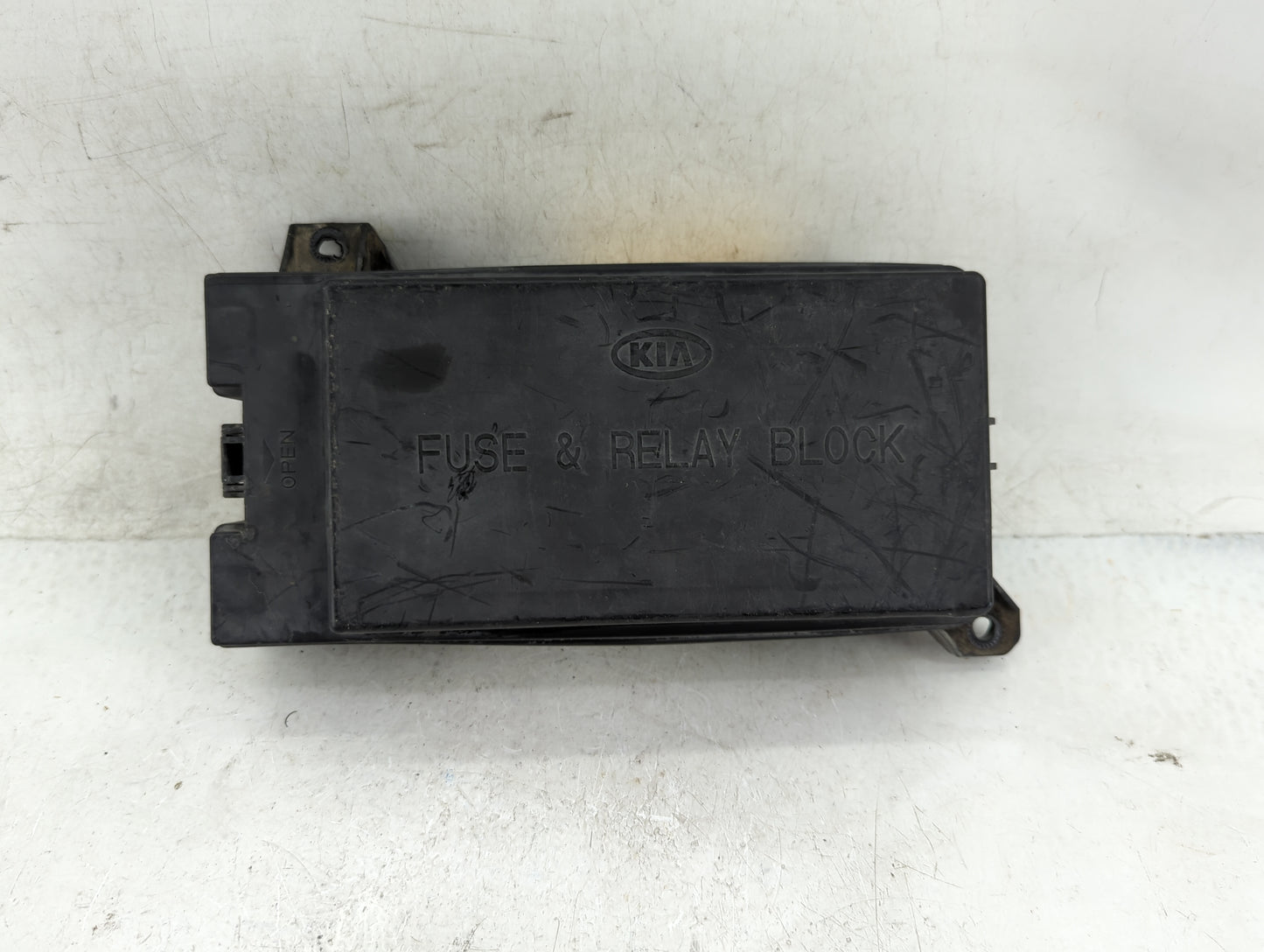 2002-2005 Kia Sedona Fusebox Fuse Box Panel Relay Module P/N:0K52Y-66-760 Fits Fits 2002 2003 2004 2005 OEM Used Auto Parts 