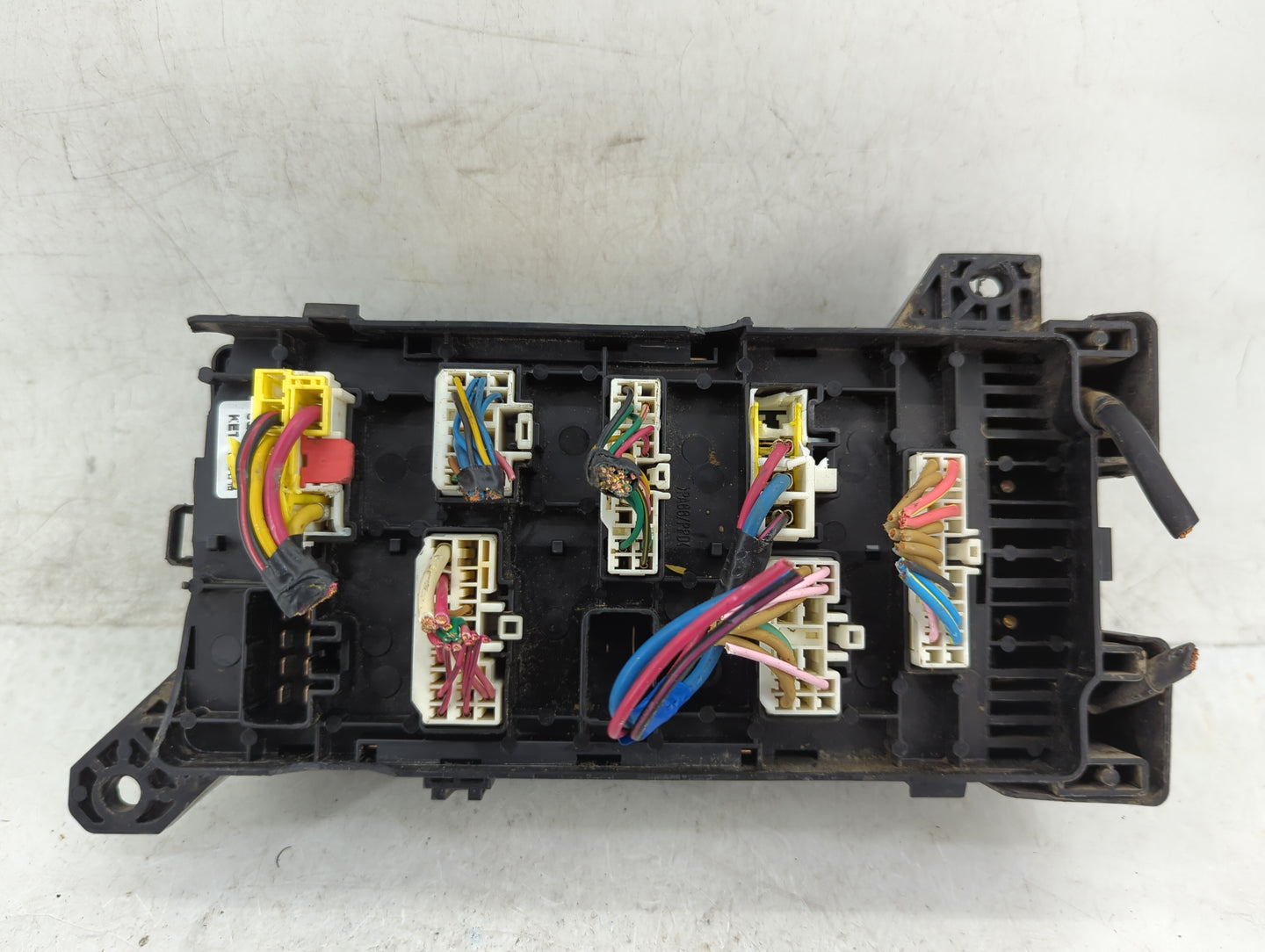 2002-2005 Kia Sedona Fusebox Fuse Box Panel Relay Module P/N:0K52Y-66-760 Fits Fits 2002 2003 2004 2005 OEM Used Auto Parts 