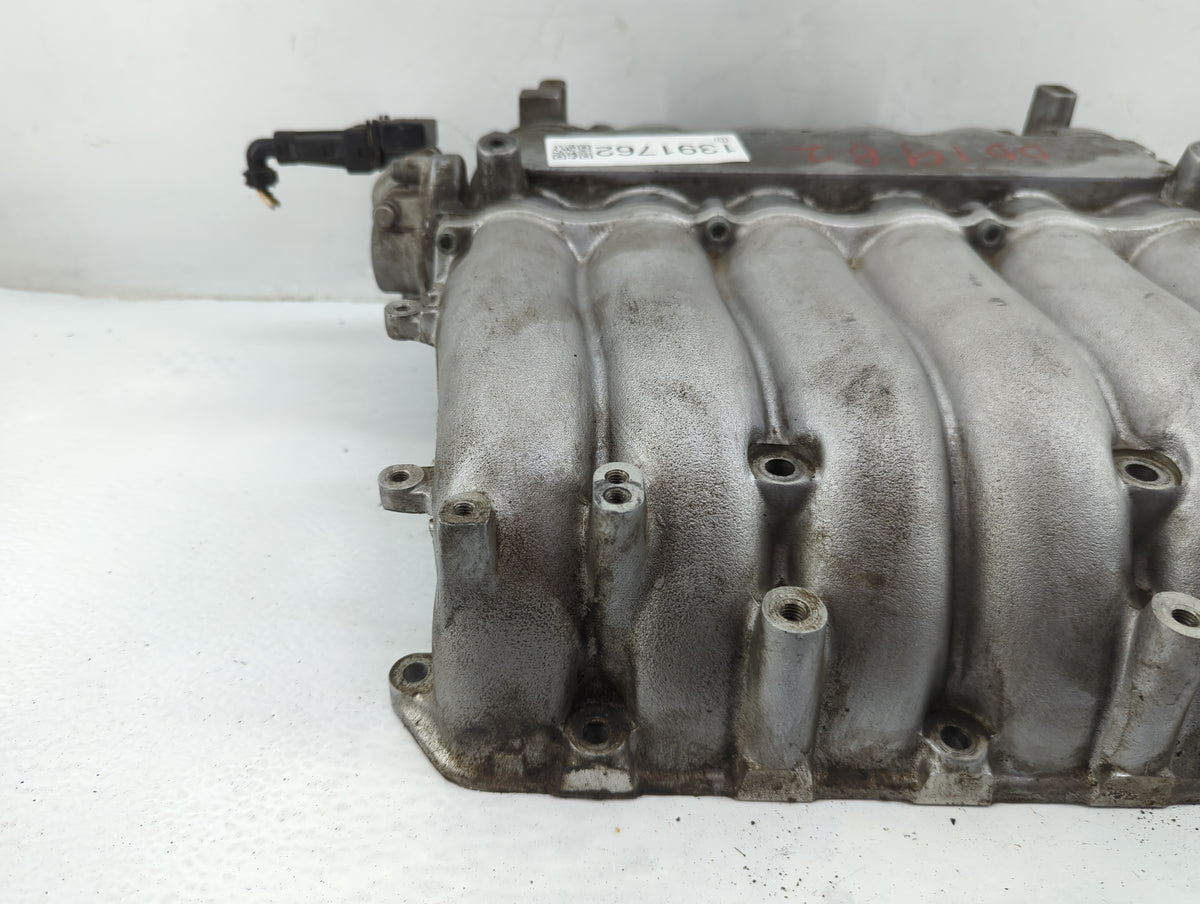 2002-2005 Kia Sedona Air Intake Manifold P/N:39600 Fits Fits 2002 2003 2004 2005 OEM Used Auto Parts - Oemusedautoparts1.com