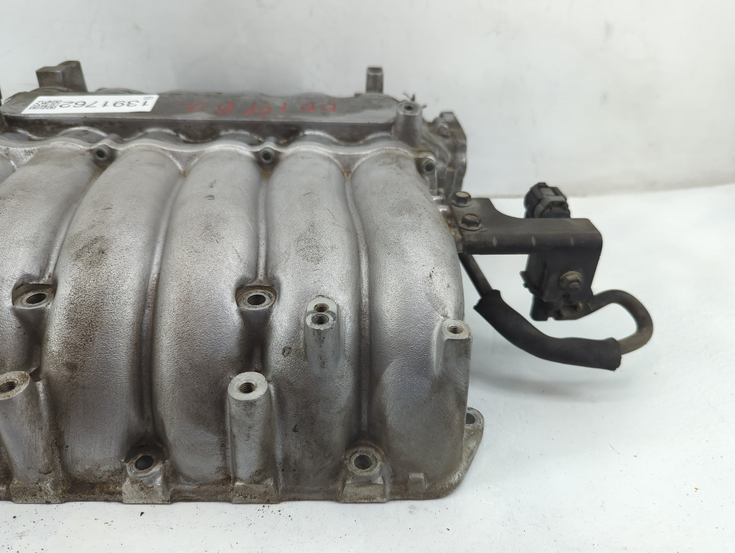 2002-2005 Kia Sedona Air Intake Manifold P/N:39600 Fits Fits 2002 2003 2004 2005 OEM Used Auto Parts - Oemusedautoparts1.com