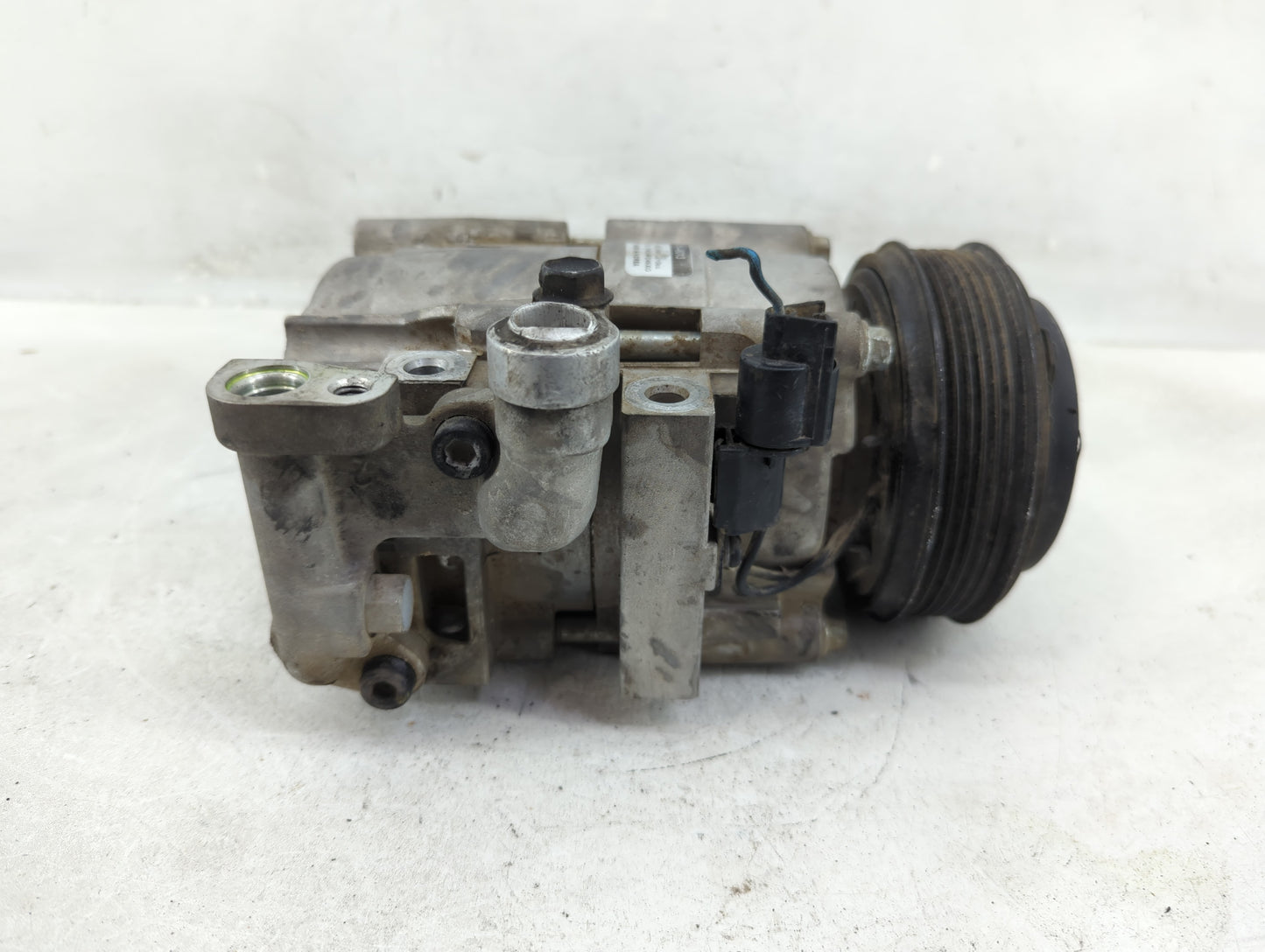 2002-2005 Kia Sedona Air Conditioning A/c Ac Compressor Oem - Oemusedautoparts1.com