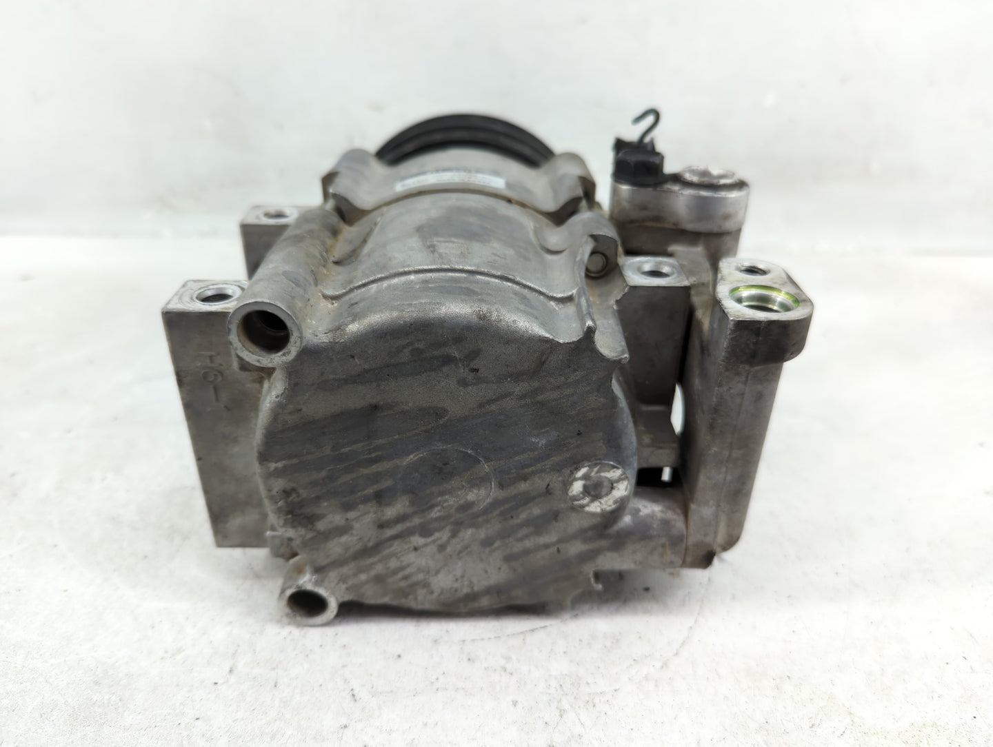 2002-2005 Kia Sedona Air Conditioning A/c Ac Compressor Oem - Oemusedautoparts1.com