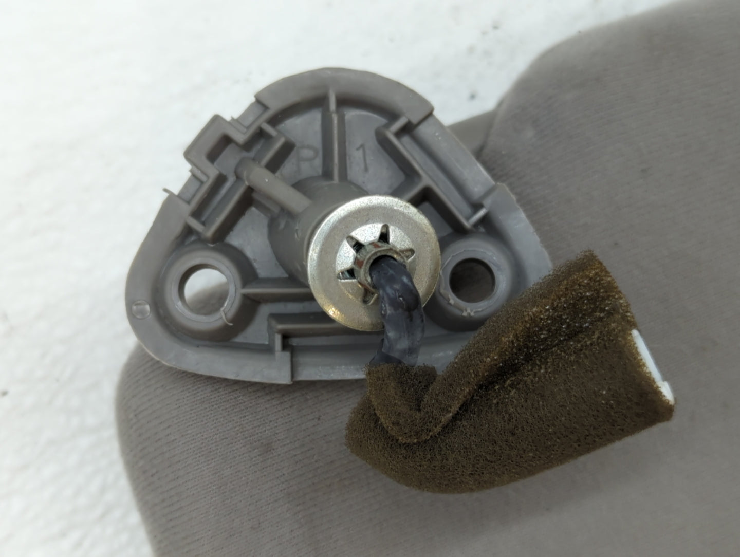 2002-2005 Kia Sedona Sun Visor Shade Replacement Driver Left Mirror Fits Fits 2002 2003 2004 2005 OEM Used Auto Parts - Oemu