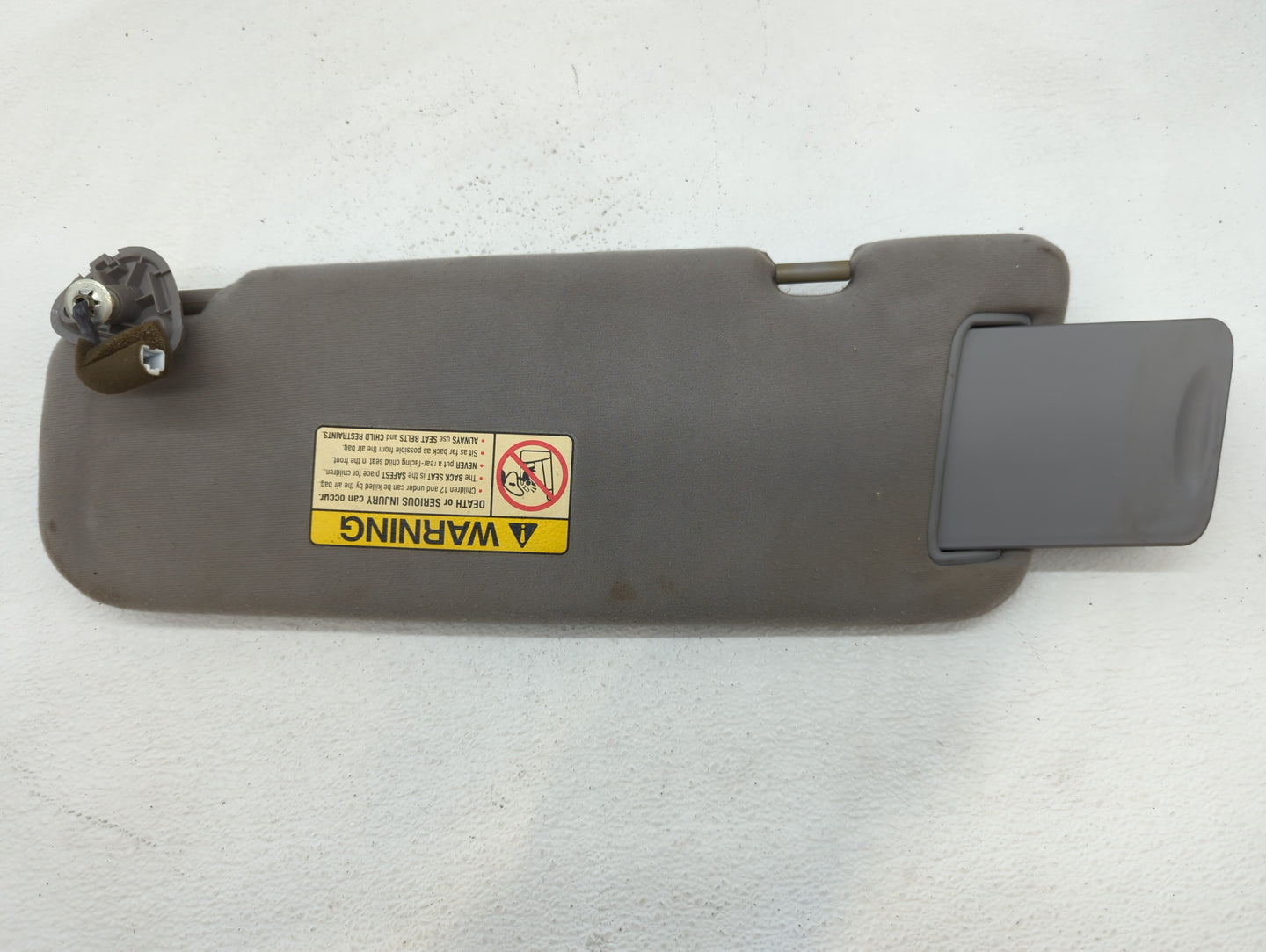 2002-2005 Kia Sedona Sun Visor Shade Replacement Driver Left Mirror Fits Fits 2002 2003 2004 2005 OEM Used Auto Parts - Oemu