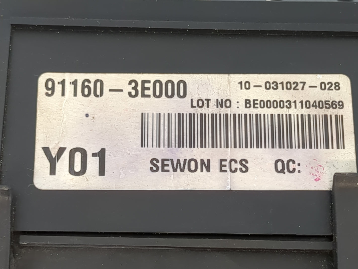 2003-2006 Kia Sorento Fusebox Fuse Box Panel Relay Module P/N:91160-3E000 Fits Fits 2003 2004 2005 2006 OEM Used Auto Parts 