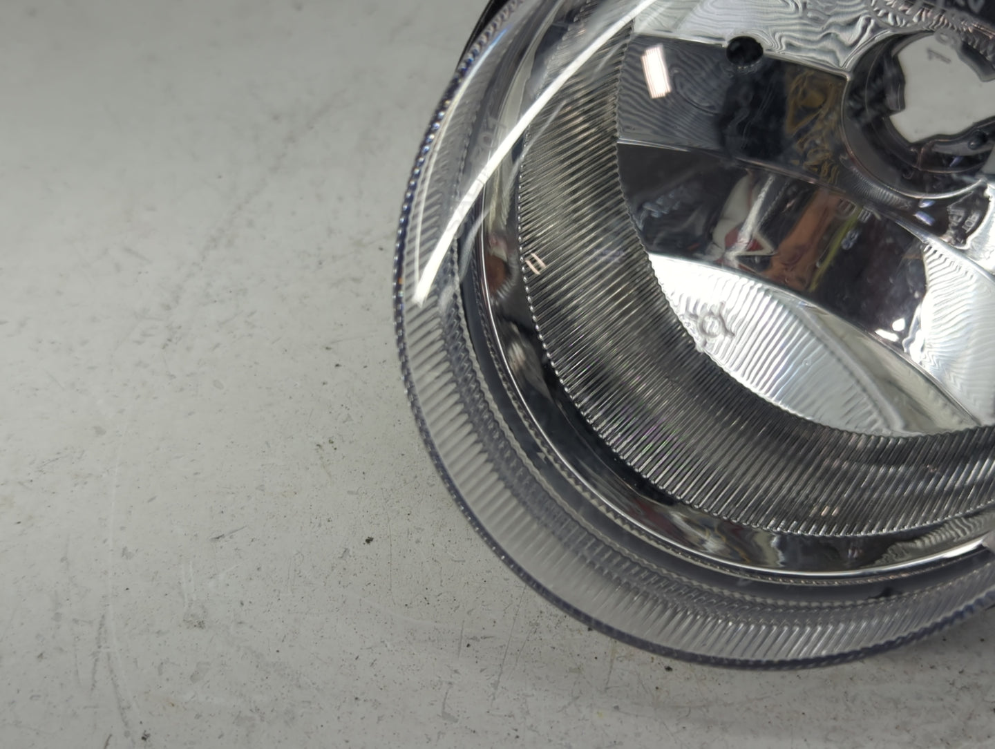 2003-2006 Kia Sorento Driver Left Oem Front Light Lamp - Oemusedautoparts1.com
