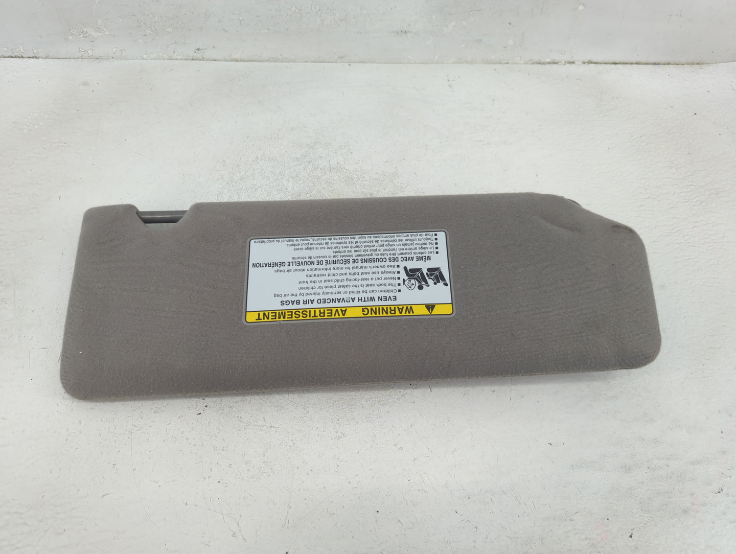 2003-2004 Kia Sorento Sun Visor Shade Replacement Driver Left Mirror Fits Fits 2003 2004 OEM Used Auto Parts - Oemusedautopa
