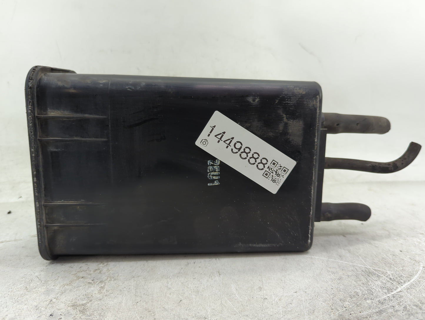 2004 Kia Sorento Fuel Vapor Charcoal Canister - Oemusedautoparts1.com