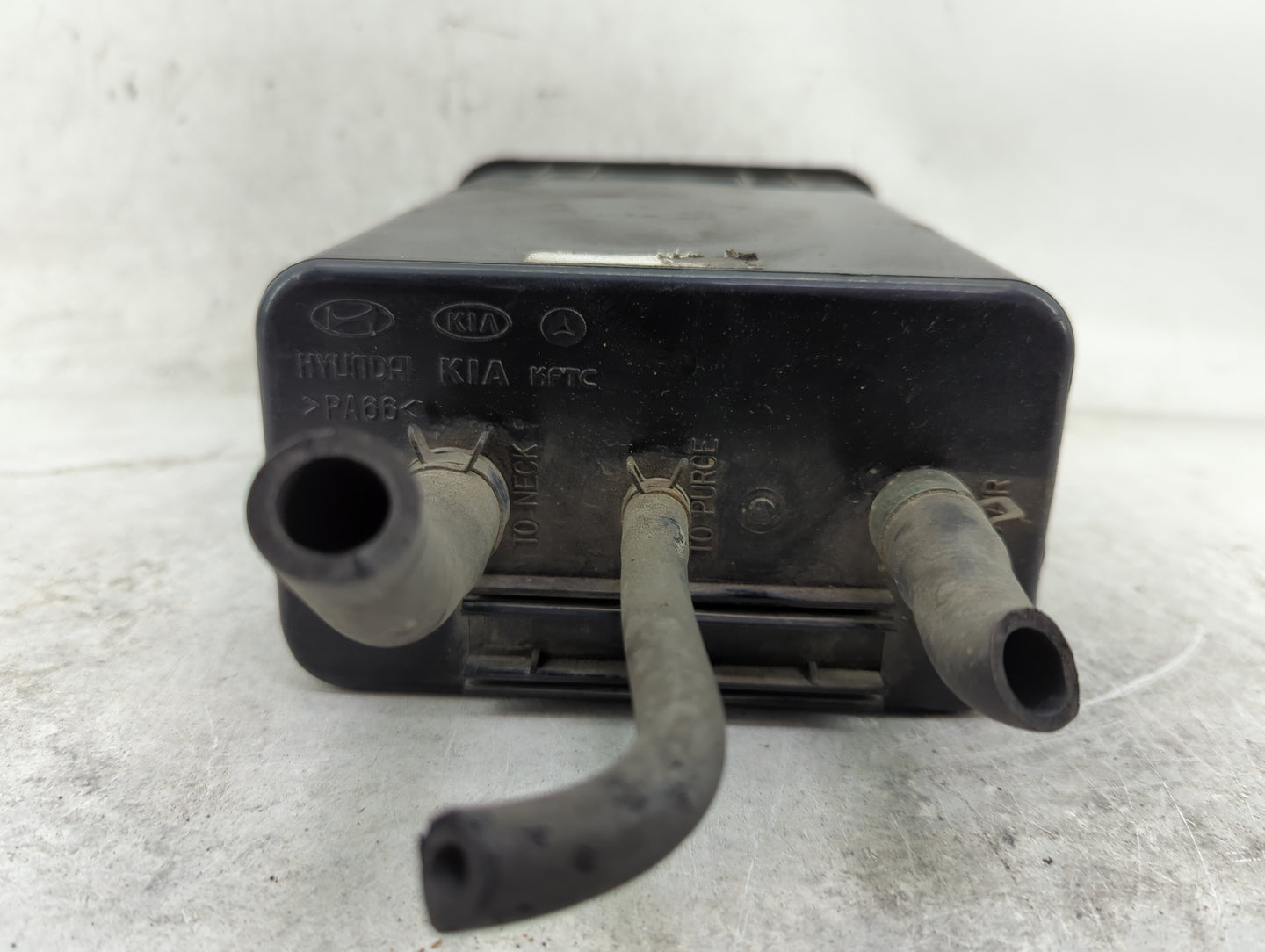 2004 Kia Sorento Fuel Vapor Charcoal Canister - Oemusedautoparts1.com