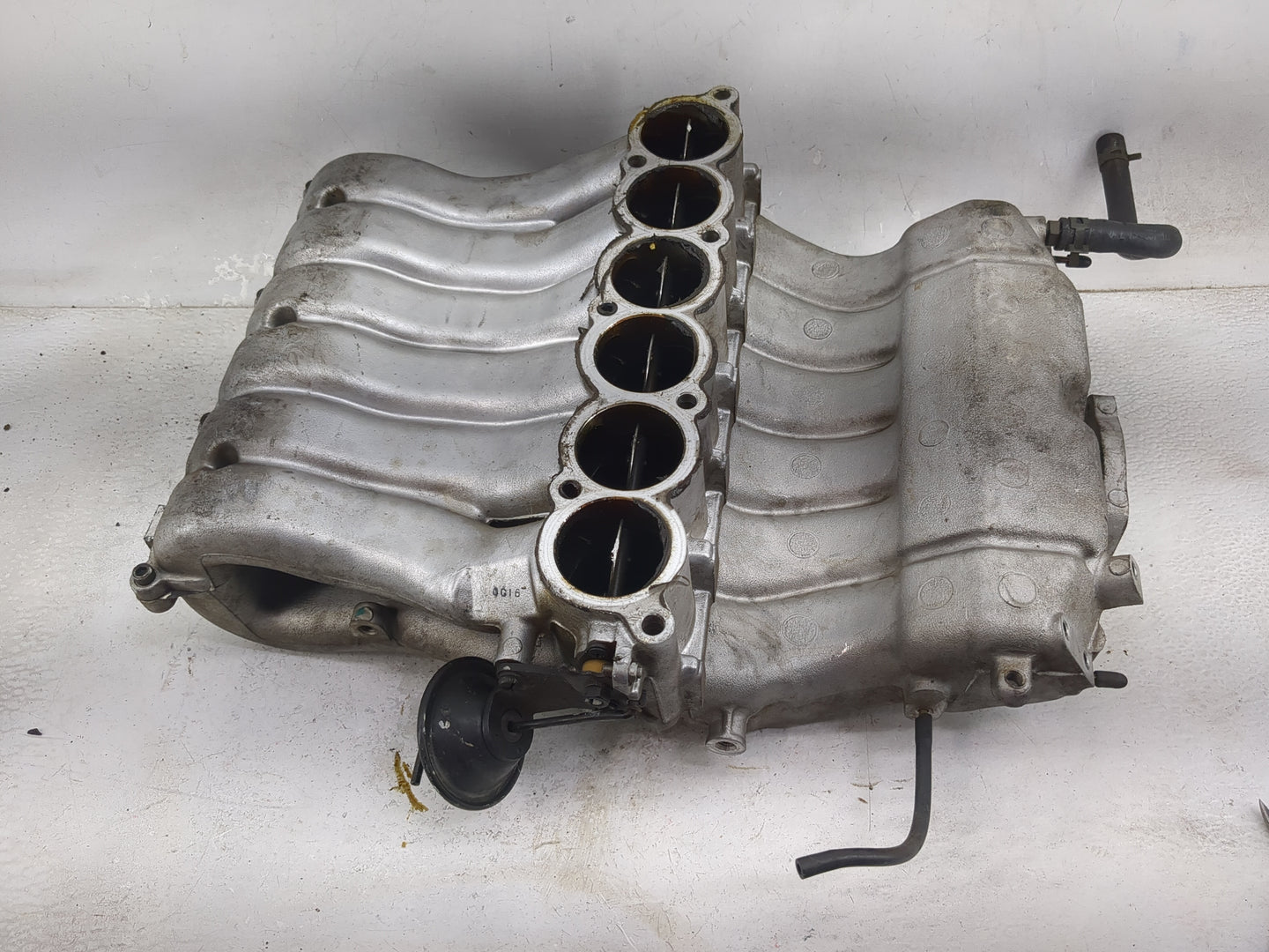 2003-2006 Kia Sorento Air Intake Manifold P/N:0C16 Fits Fits 2003 2004 2005 2006 OEM Used Auto Parts - Oemusedautoparts1.com