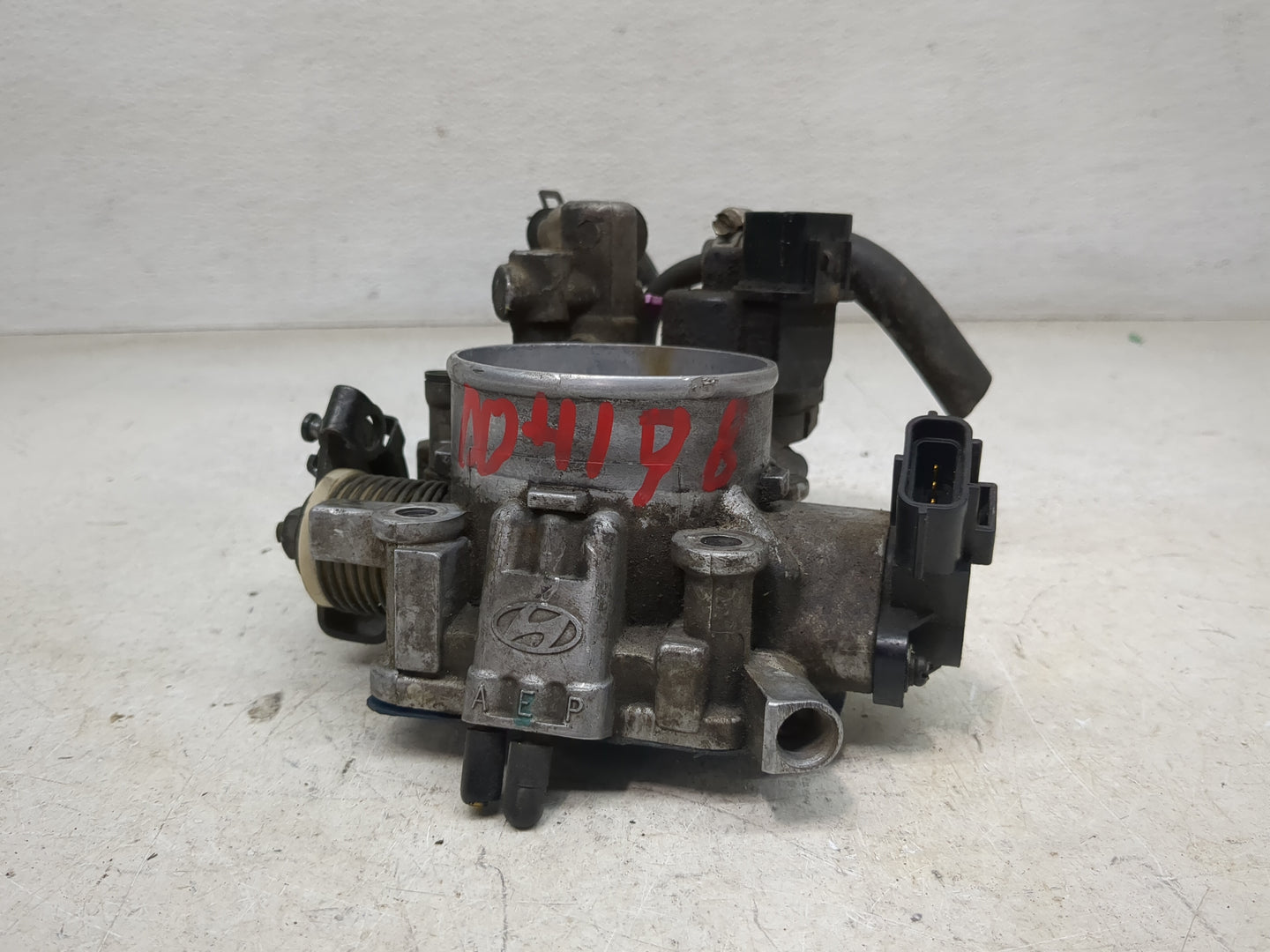 2003-2006 Kia Sorento Throttle Body P/N:9K204 0084 Fits Fits 2003 2004 2005 2006 OEM Used Auto Parts - Oemusedautoparts1.com