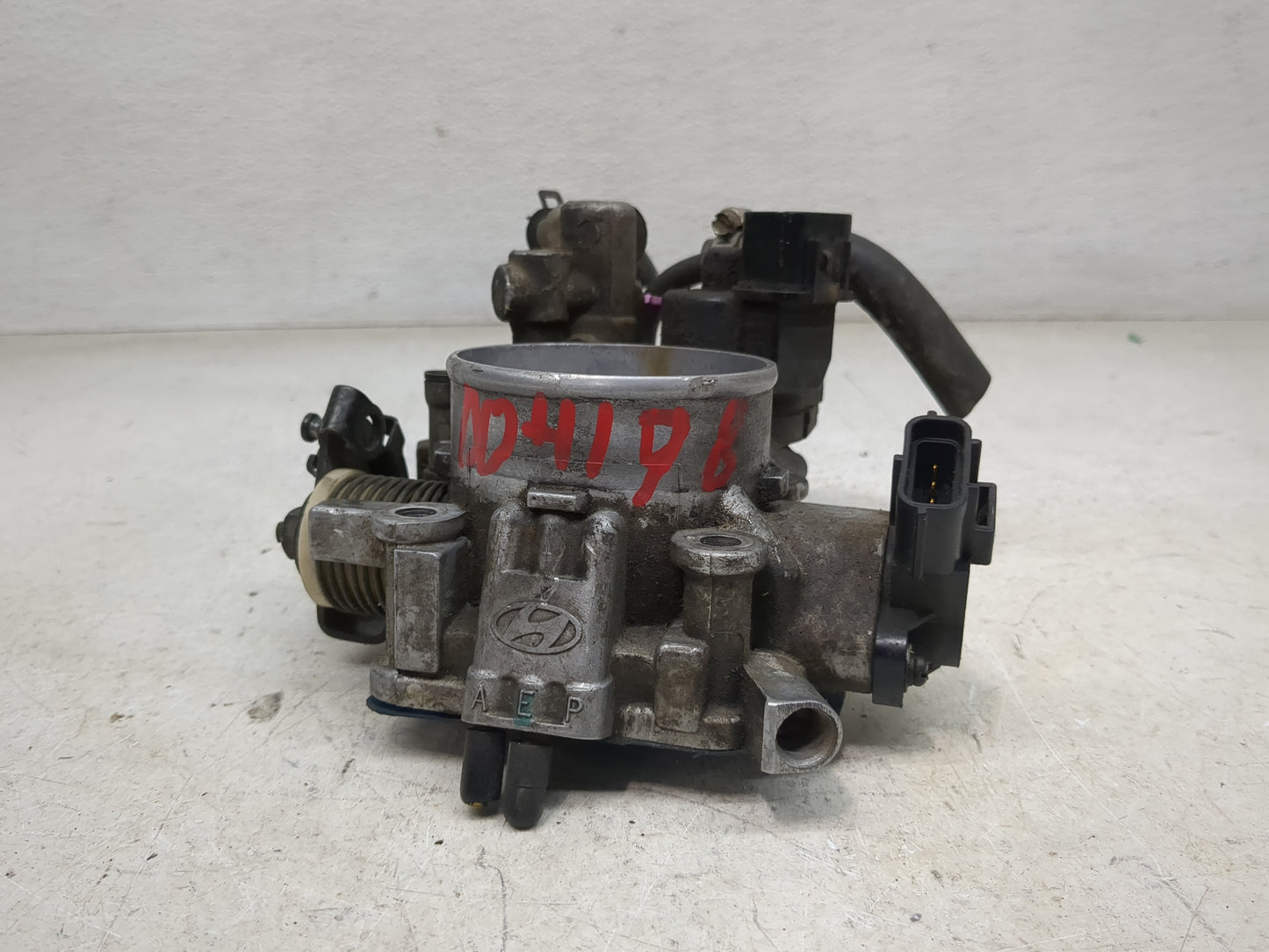 2003-2006 Kia Sorento Throttle Body P/N:9K204 0084 Fits Fits 2003 2004 2005 2006 OEM Used Auto Parts - Oemusedautoparts1.com
