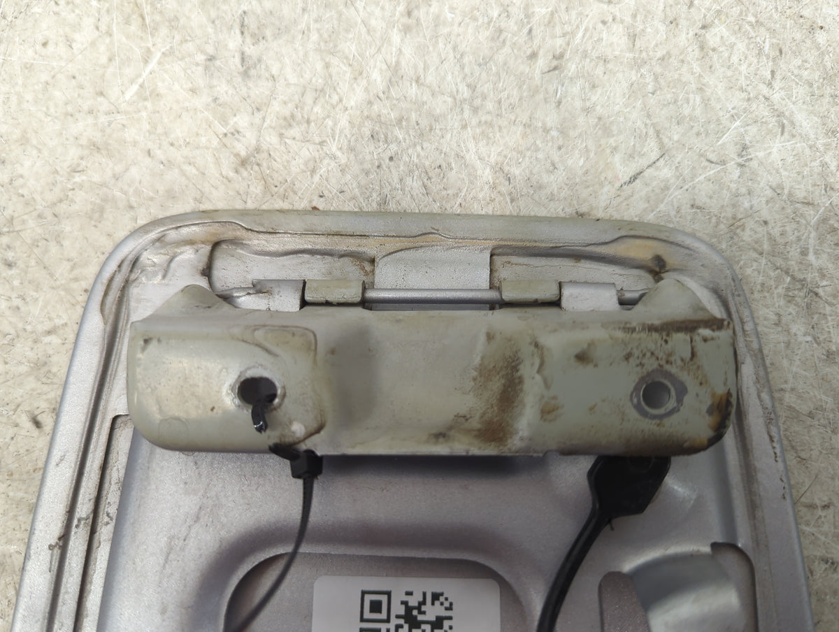 2004 Kia Sorento Fuel Tank Door Lid Gas Tank Silver - Oemusedautoparts1.com