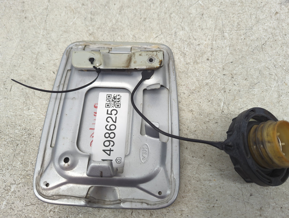 2004 Kia Sorento Fuel Tank Door Lid Gas Tank Silver - Oemusedautoparts1.com
