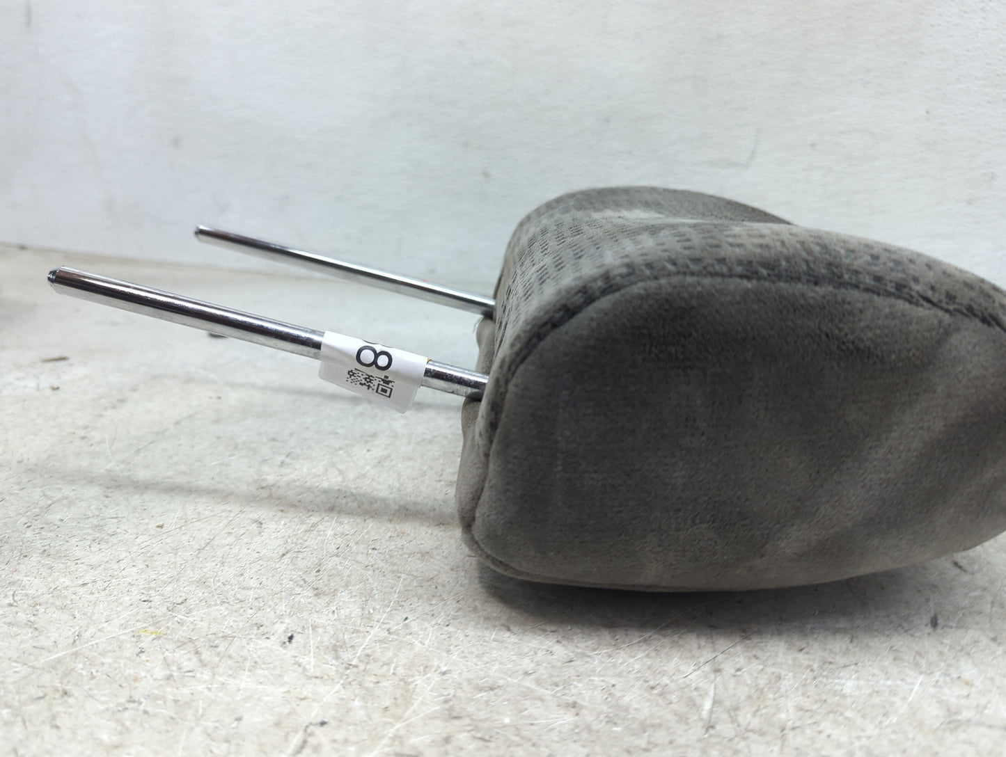 2004 Kia Sorento Headrest Head Rest Front Driver Seat Gray - Oemusedautoparts1.com