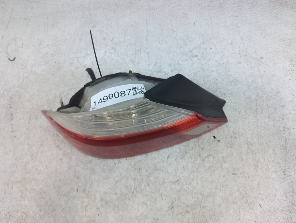 2004 Kia Sorento Tail Light Assembly Driver Left OEM Fits OEM Used Auto Parts - Oemusedautoparts1.com