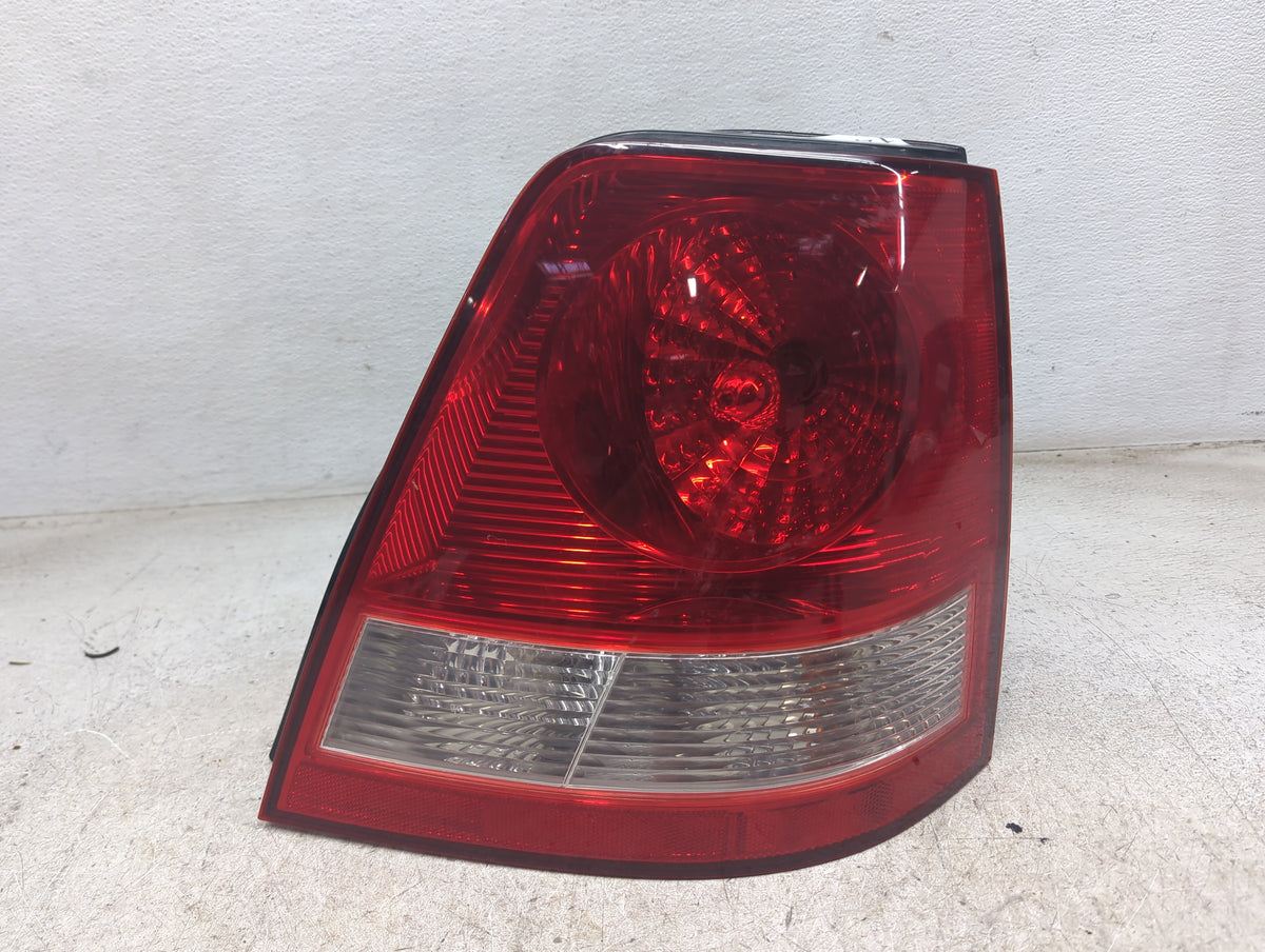 2004 Kia Sorento Tail Light Assembly Passenger Right OEM Fits OEM Used Auto Parts - Oemusedautoparts1.com