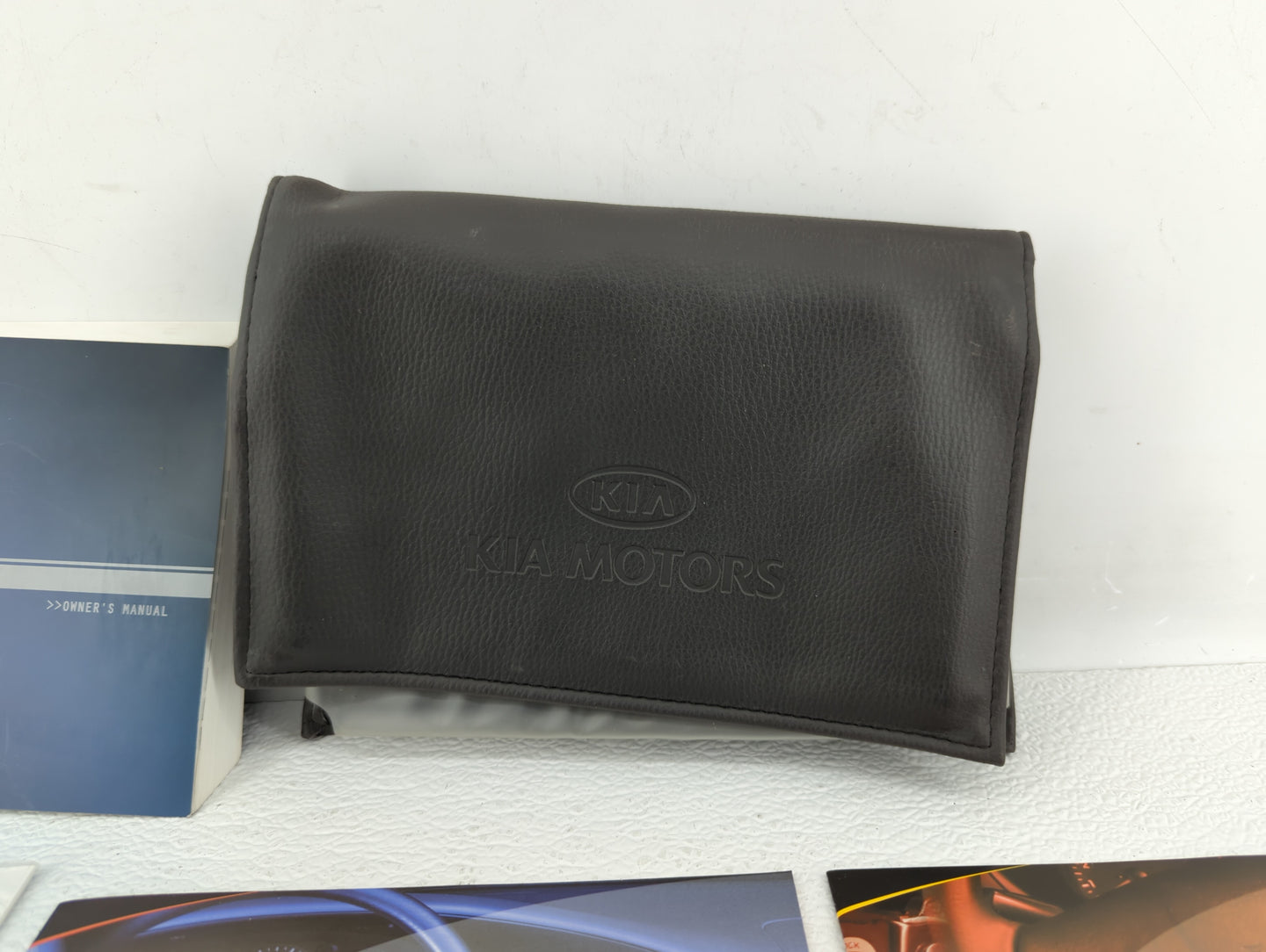 2004 Kia Sorento Owners Manual Book Guide OEM Used Auto Parts - Oemusedautoparts1.com